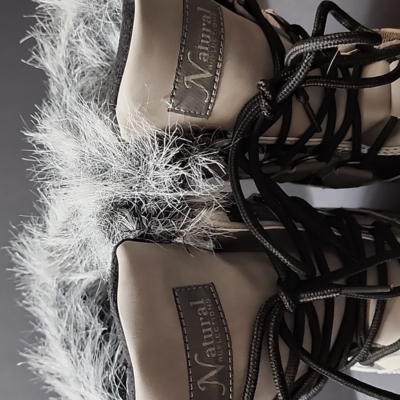Natural Winter Boots with Faux Fur Trim sz 9 - Picture 3 of 13